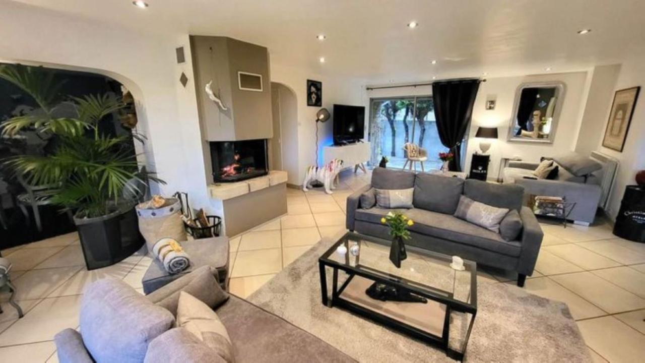 Villa Raffaella Les Albres Esterno foto